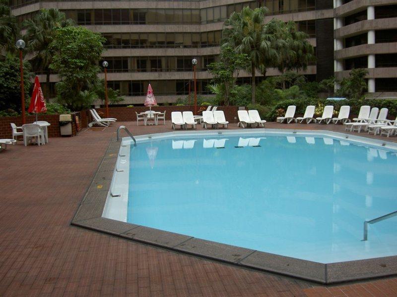 Renaissance Kowloon Hotel Hongkong Exteriör bild